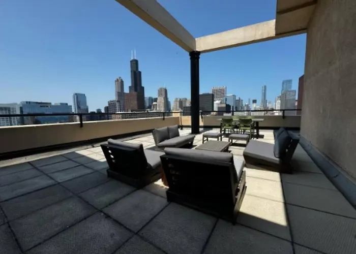Downtown Penthouse 5bd Views Parking Gym