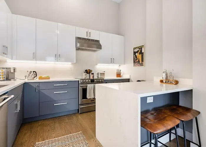 Downtown Penthouse 5bd Views Parking Gym Chicago