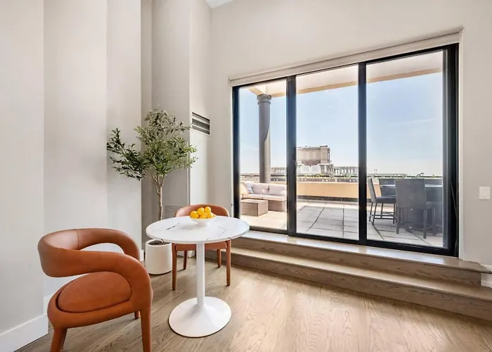 Downtown Penthouse 5bd Views Parking Gym * Chicago