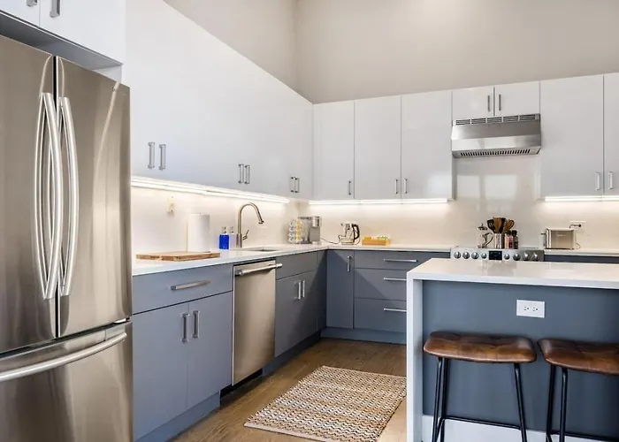 Downtown Penthouse 5bd Views Parking Gym * Chicago
