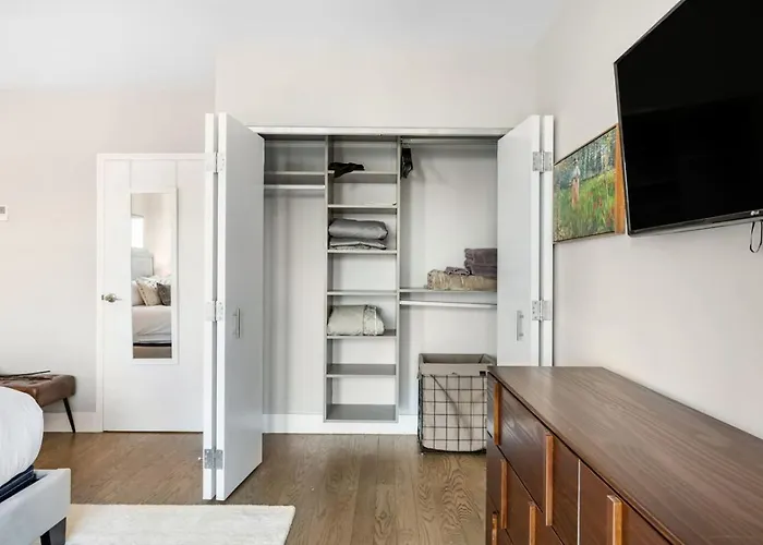 Downtown Penthouse 5bd Views Parking Gym * Chicago