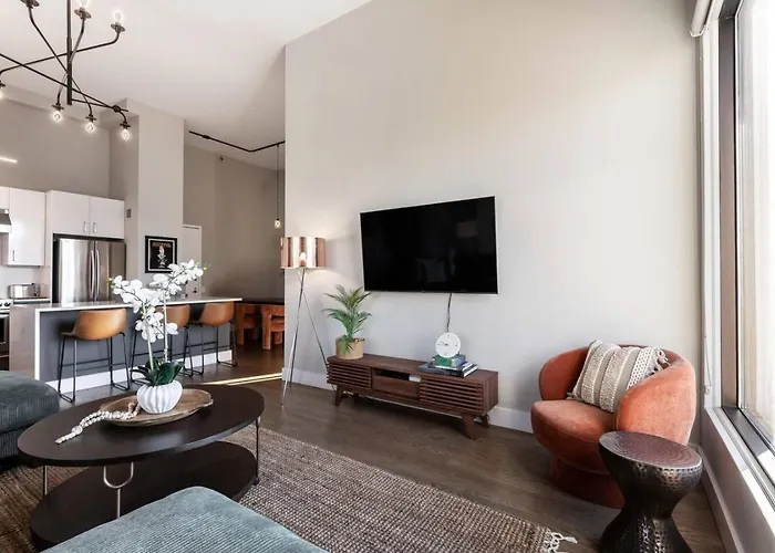 Downtown Penthouse 5bd Views Parking Gym Apartment Chicago