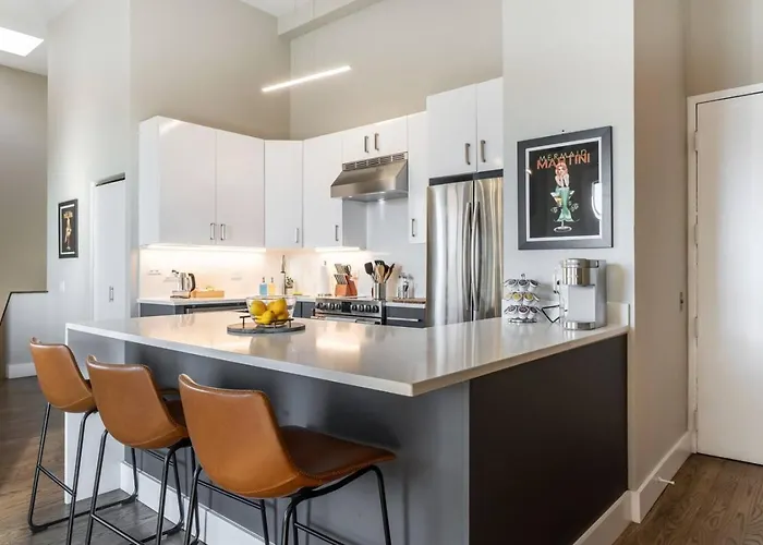 Apartment Downtown Penthouse 5bd Views Parking Gym *