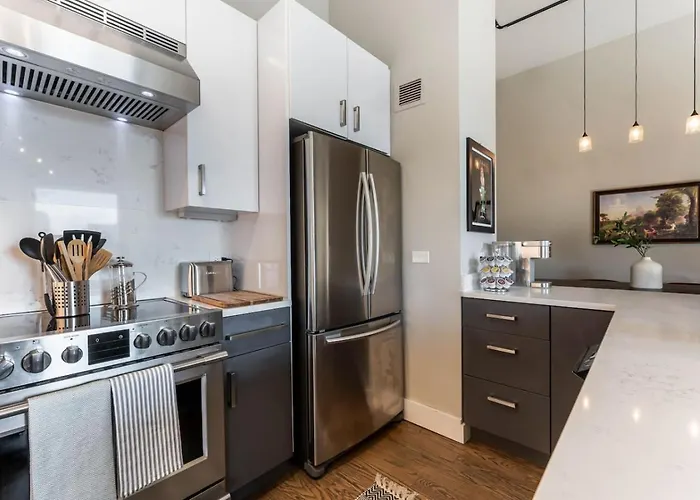 Apartment Downtown Penthouse 5bd Views Parking Gym