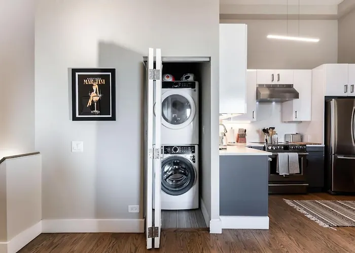 Apartment Downtown Penthouse 5bd Views Parking Gym
