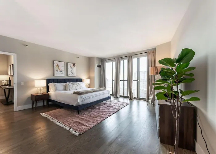 Downtown Penthouse 5bd Views Parking Gym * Chicago