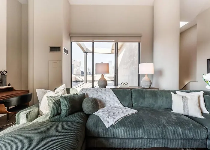 Downtown Penthouse 5bd Views Parking Gym Apartment *