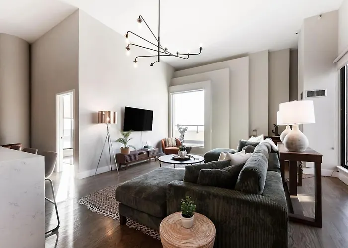 Downtown Penthouse 5bd Views Parking Gym Chicago