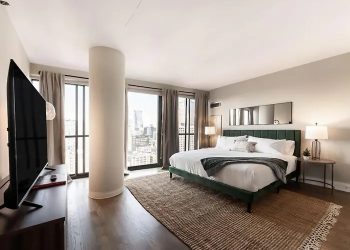 Downtown Penthouse 5bd Views Parking Gym Apartment