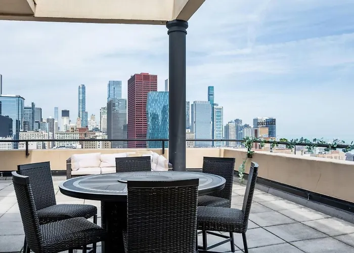 Apartment Downtown Penthouse 5bd Views Parking Gym *